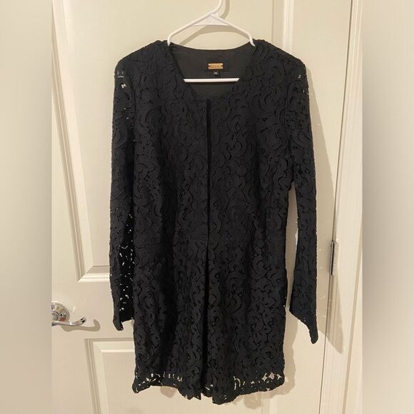 Black lace romper by Alexia Admor - Picture 1 of 8